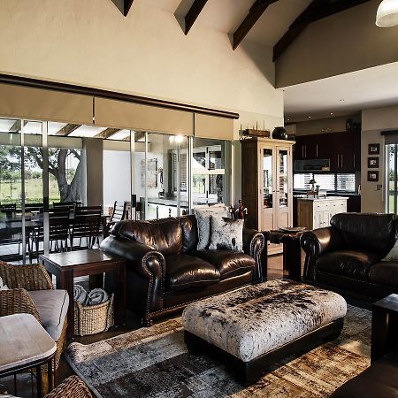 Buffalo Thorn Tree Lodge Swartruggens Ngoại thất bức ảnh